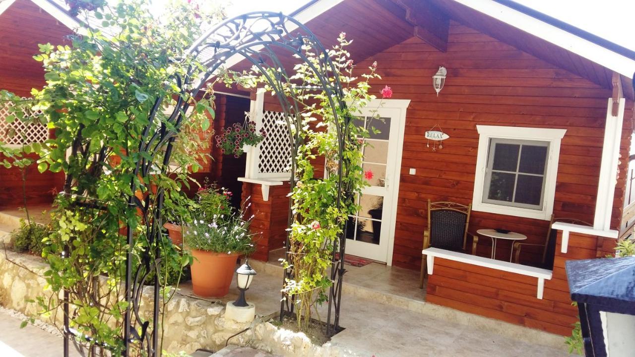Guest House Yanita Варна Екстер'єр фото