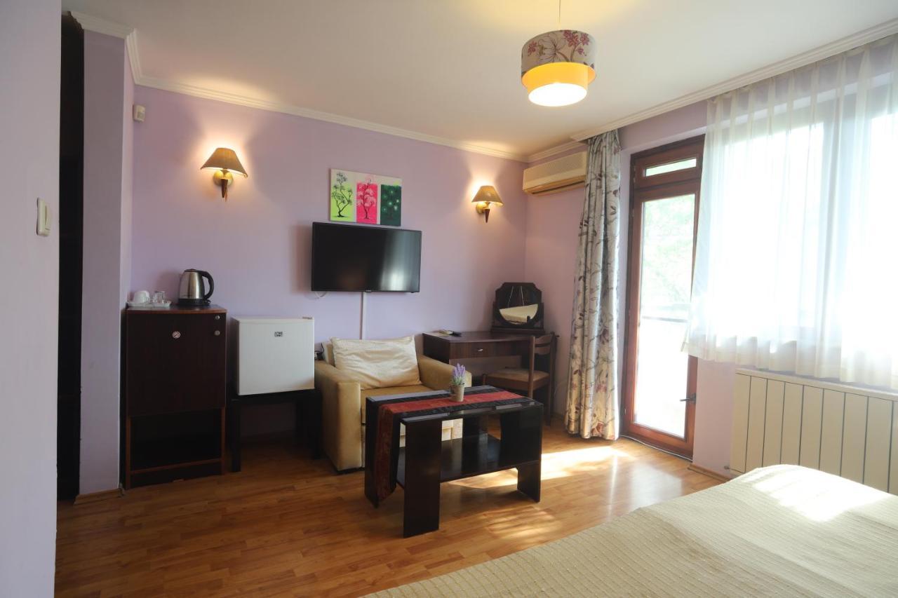 Guest House Yanita Варна Екстер'єр фото
