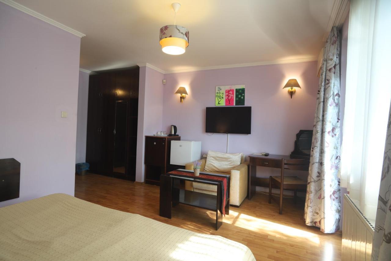 Guest House Yanita Варна Екстер'єр фото
