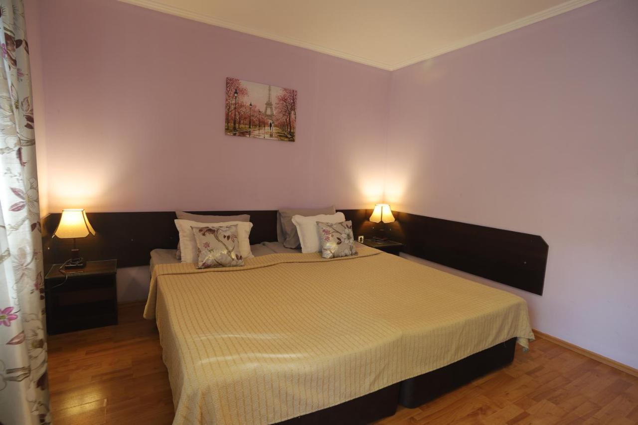 Guest House Yanita Варна Екстер'єр фото