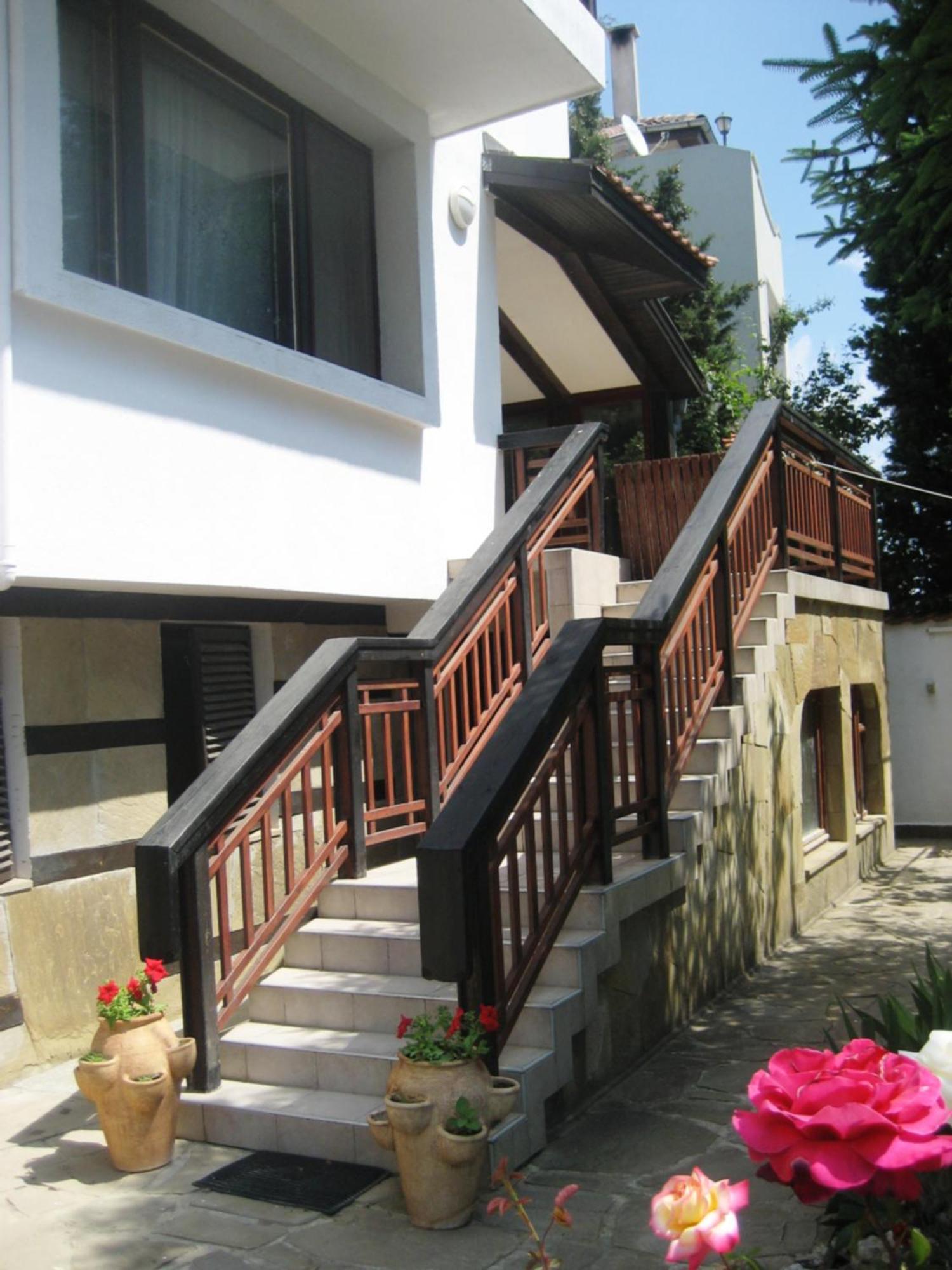 Guest House Yanita Варна Екстер'єр фото
