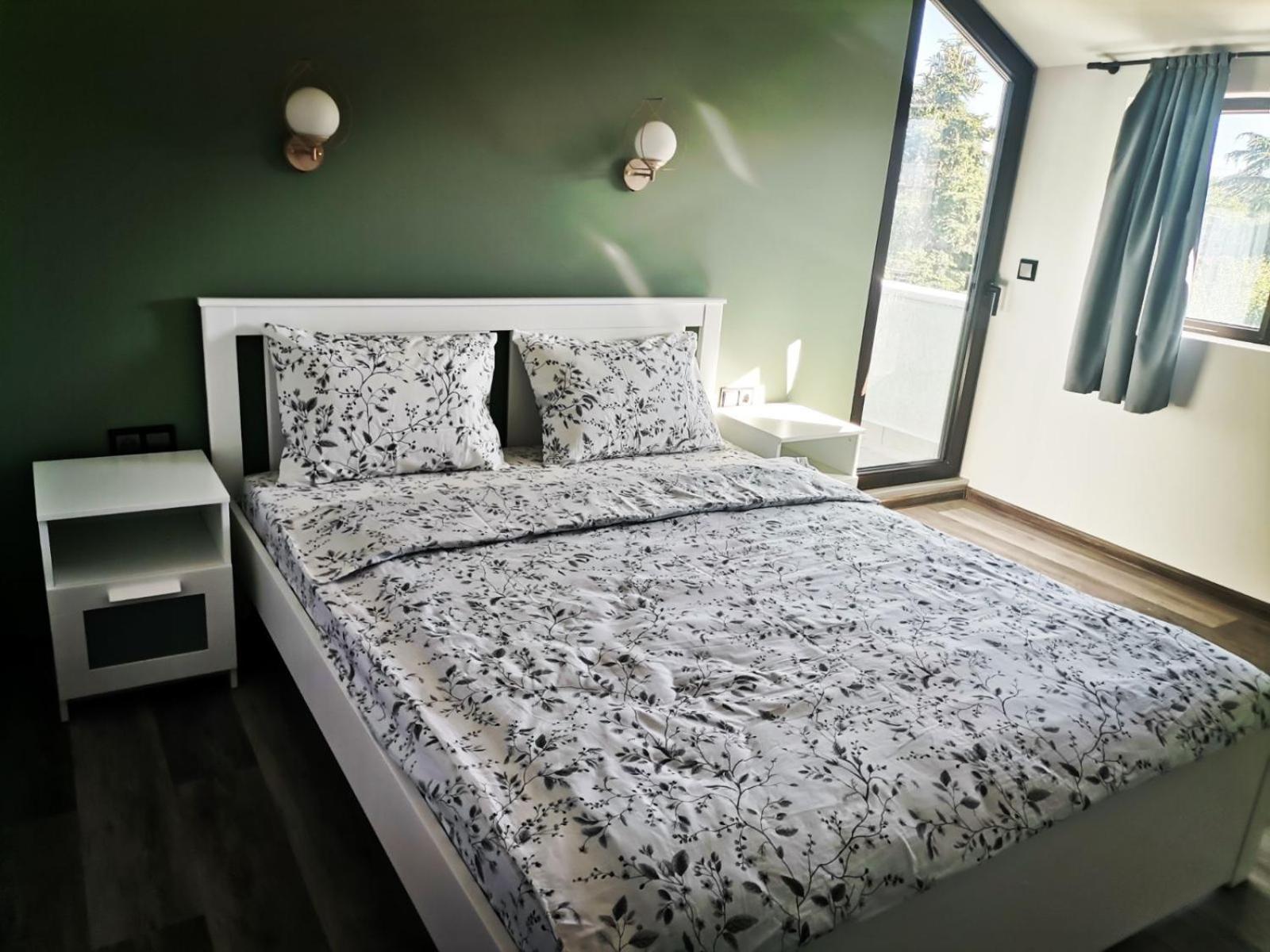 Guest House Yanita Варна Екстер'єр фото